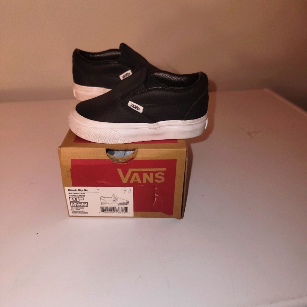 Vans Classic Slip on size 4 black